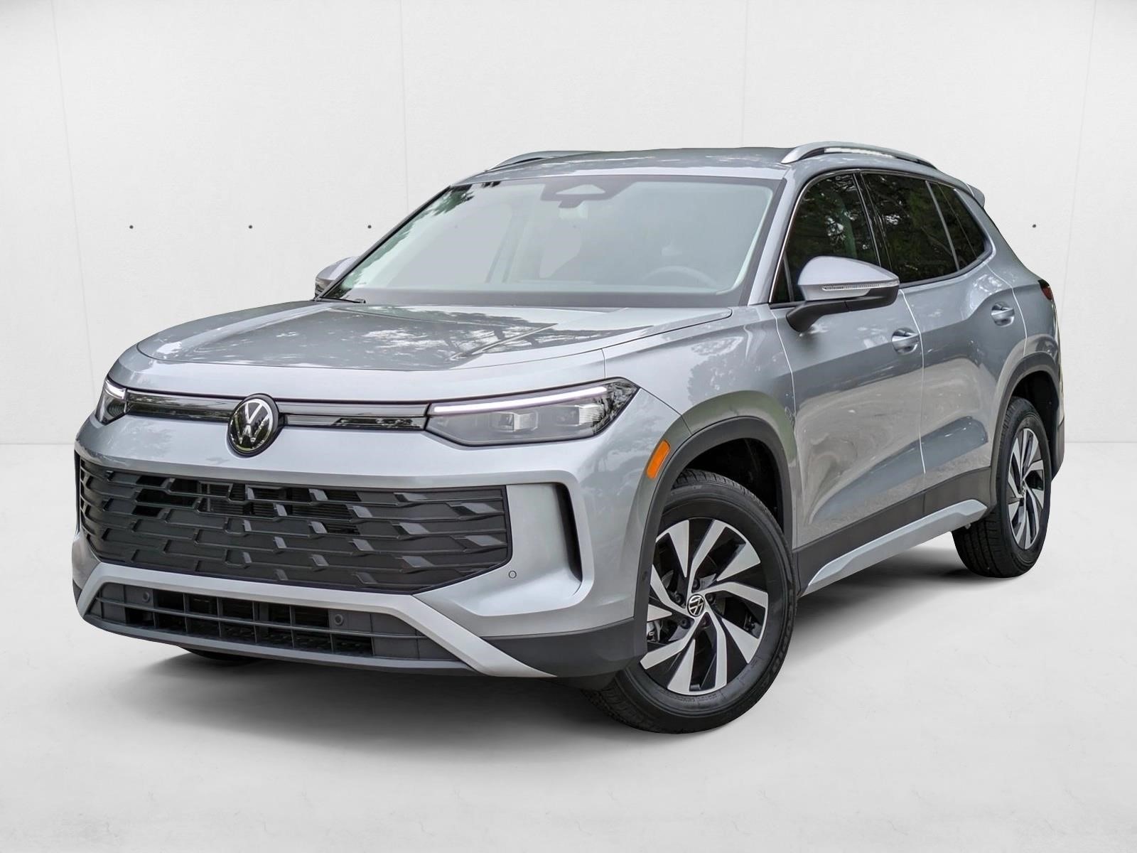 2025 Volkswagen Tiguan S's photo