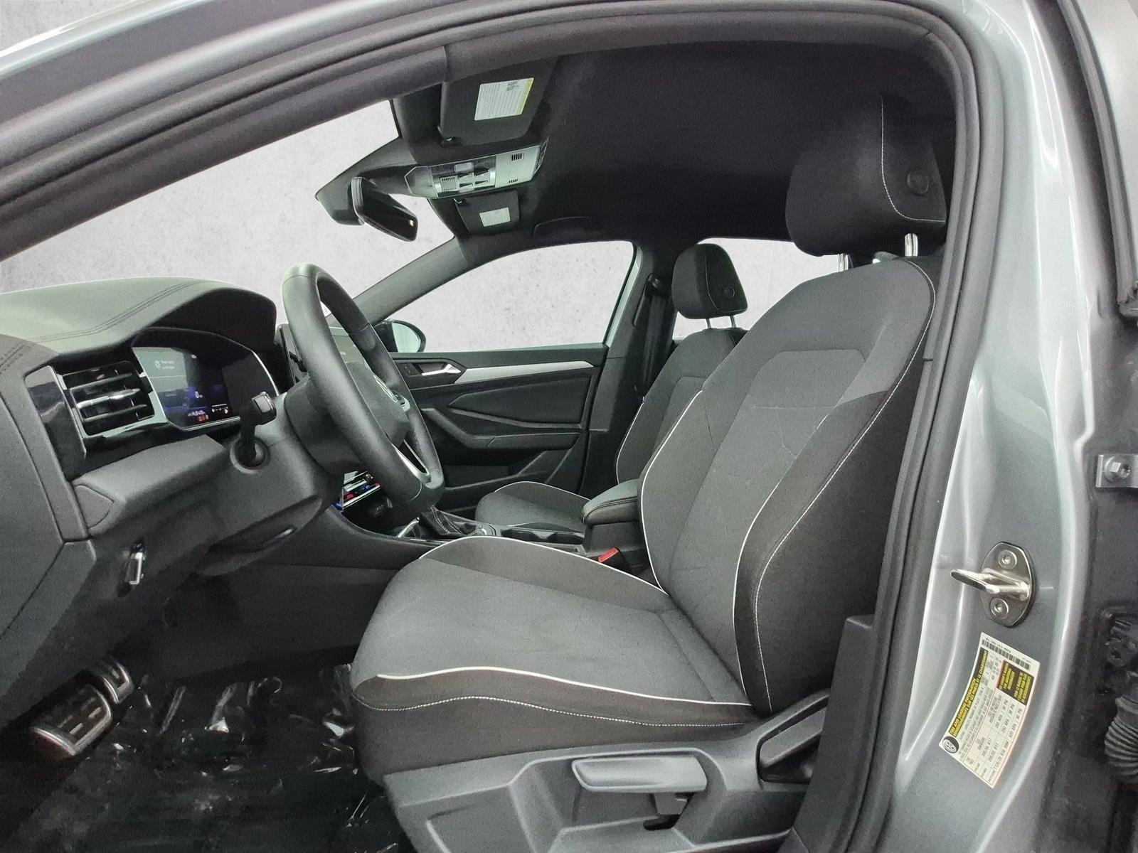 2025 Volkswagen Jetta Sport - Photo 16