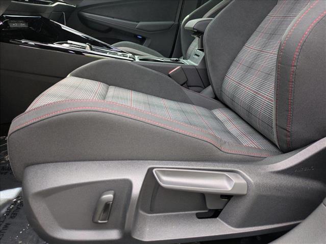 2025 Volkswagen Golf GTI S photo 4