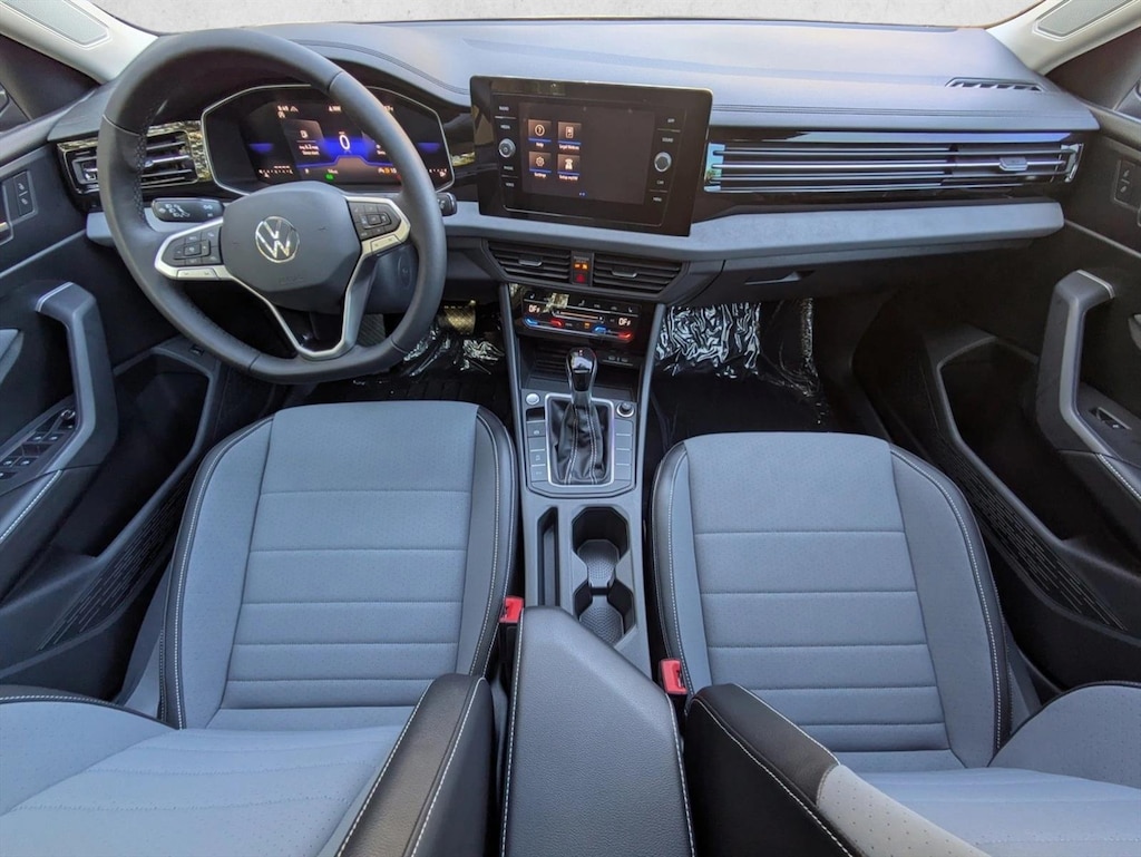 New 2025 Volkswagen Jetta SE 4dr Car