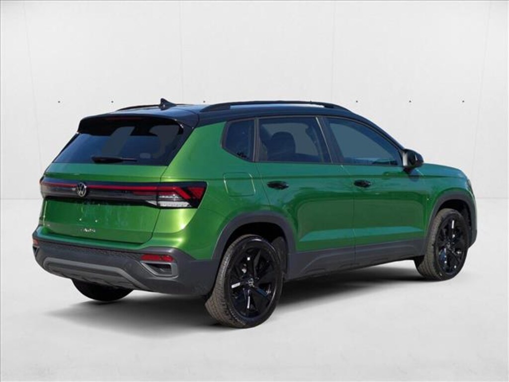 New 2025 Volkswagen Taos SE Black Sport Utility