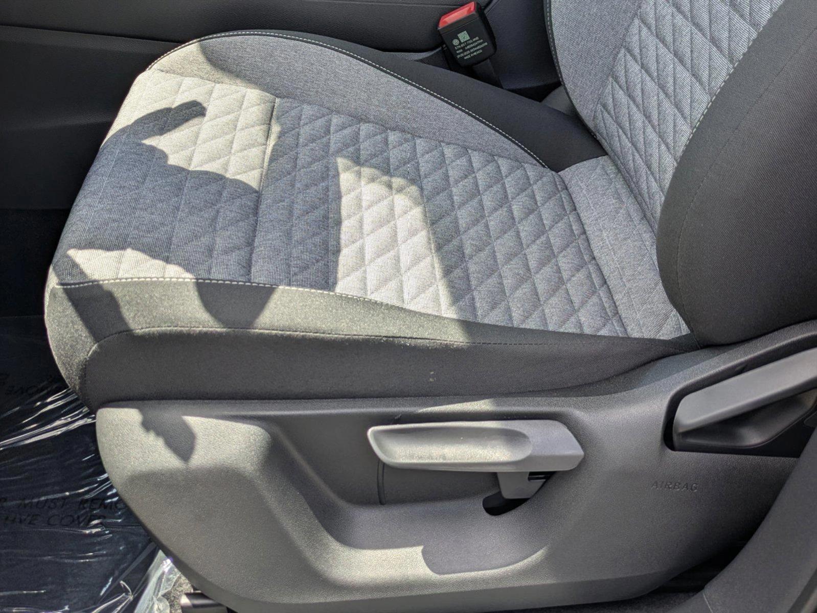2025 Volkswagen Tiguan S photo 4