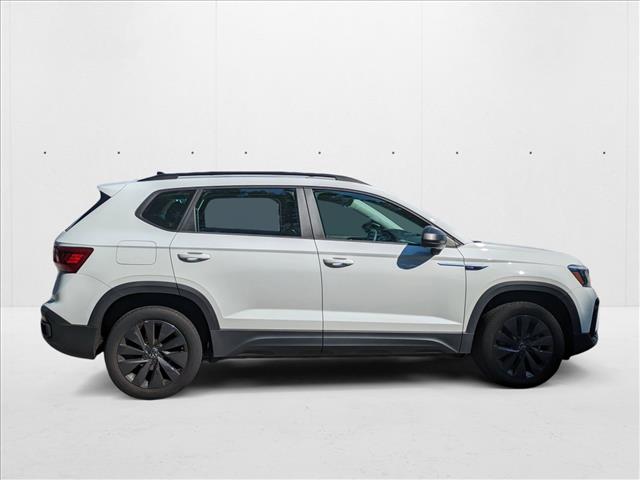 2022 Volkswagen Taos S photo 3