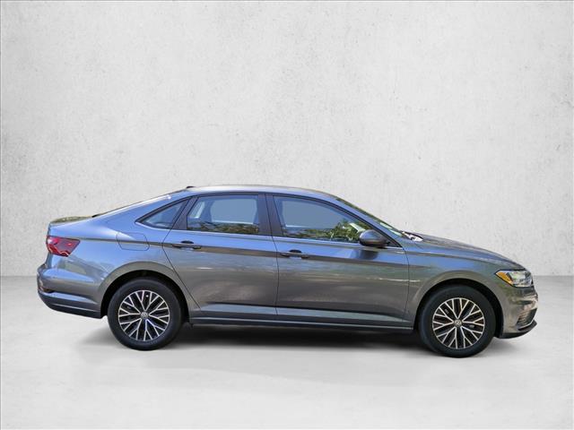 2021 Volkswagen Jetta R-Line photo 3