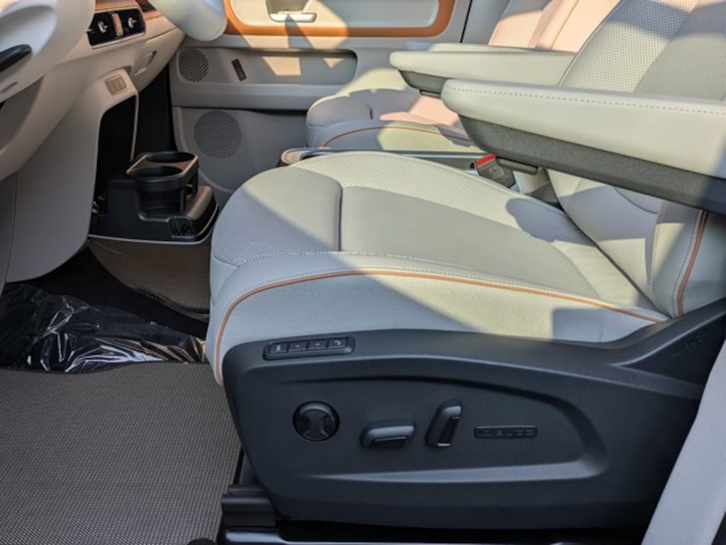 New 2025 Volkswagen ID. Buzz 1st Edition Mini-van Passenger