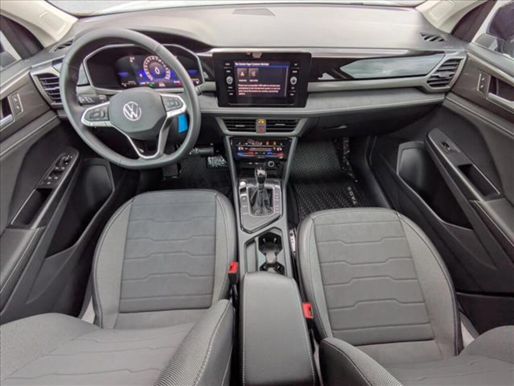 New 2026 Volkswagen Taos SE Black Sport Utility