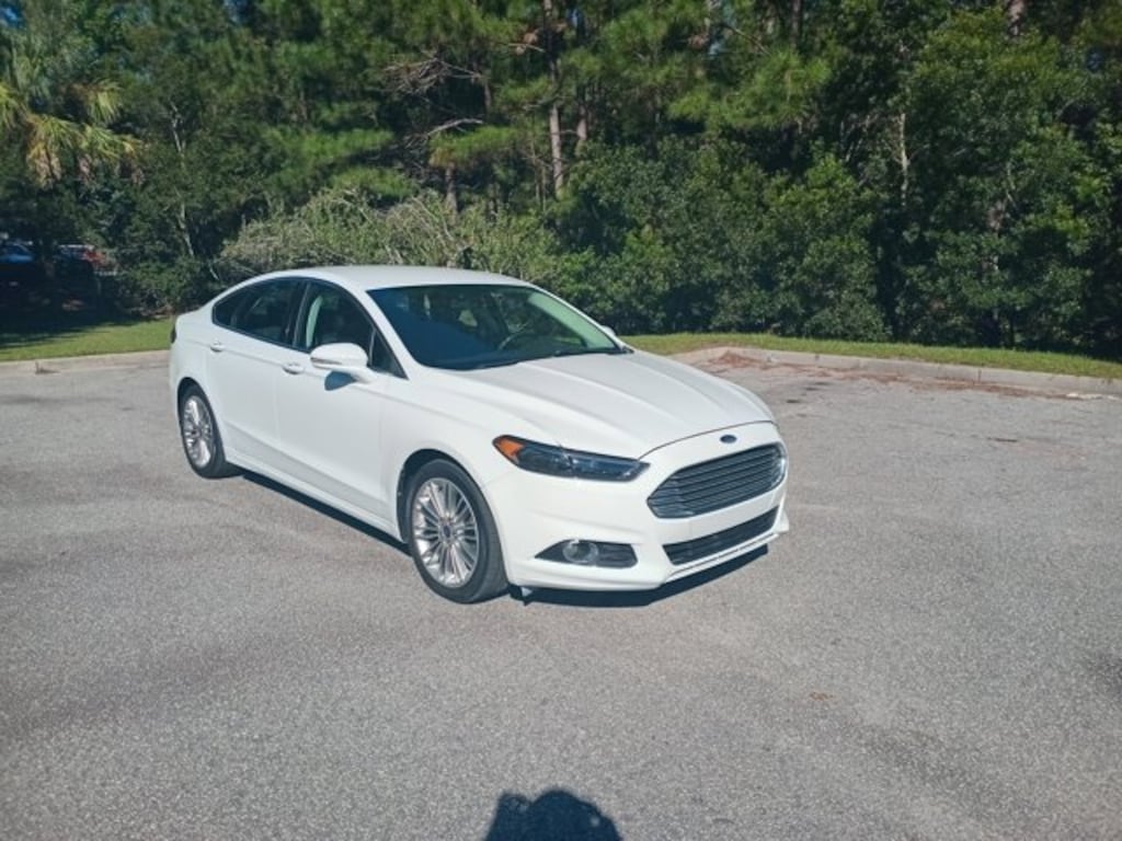 Used 2014 Ford Fusion SE 4dr Car