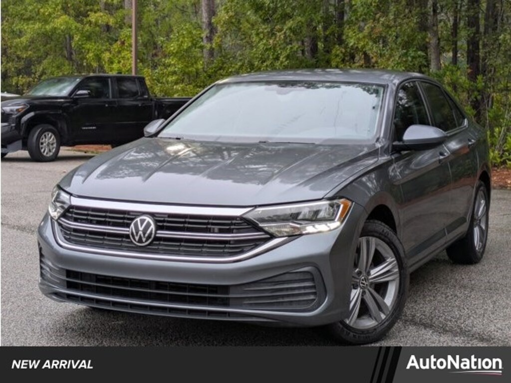 Used 2023 Volkswagen Jetta SE 4dr Car