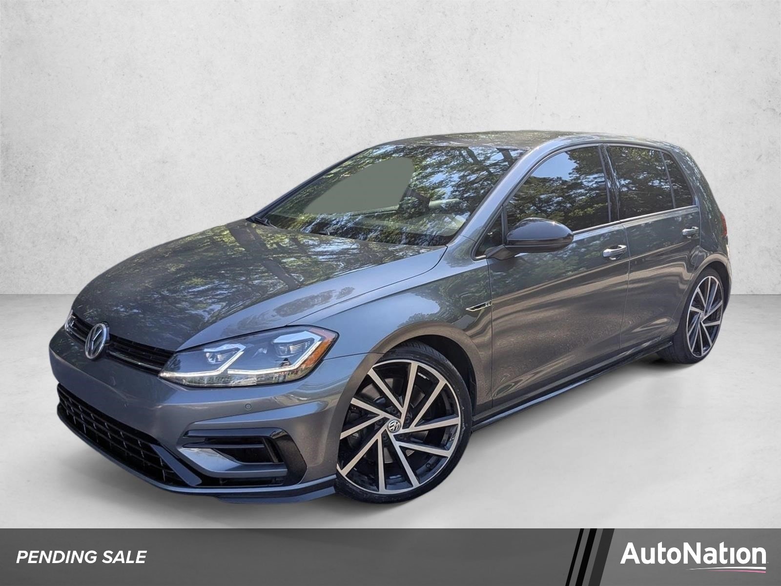 2018 Volkswagen Golf R w/DCC & Navigation 4-door DSG's photo