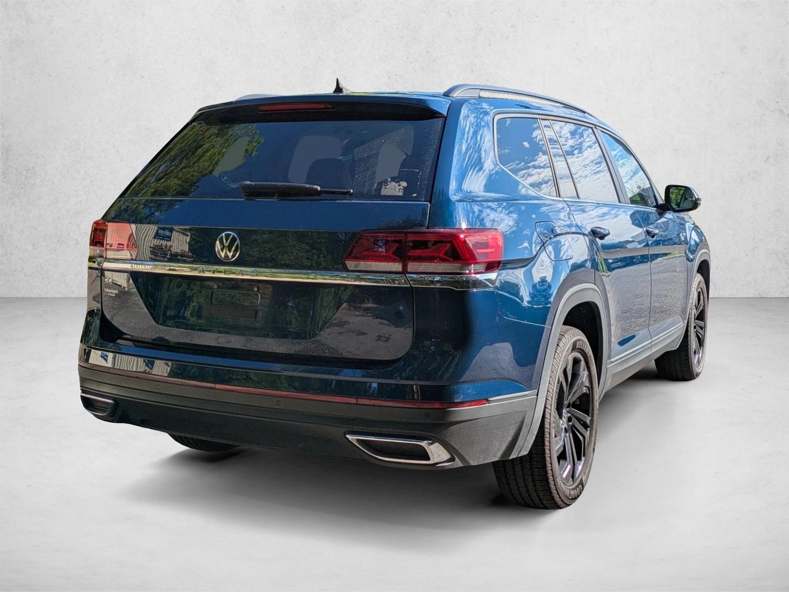 2022 Volkswagen Atlas SE Technology photo 2