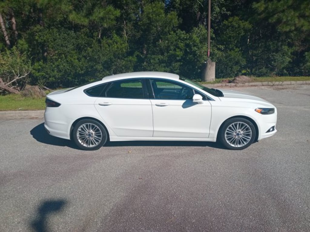 Used 2014 Ford Fusion SE 4dr Car
