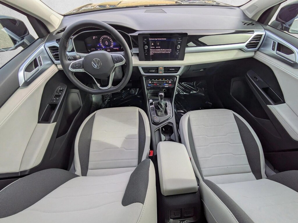 New 2026 Volkswagen Taos SE Sport Utility