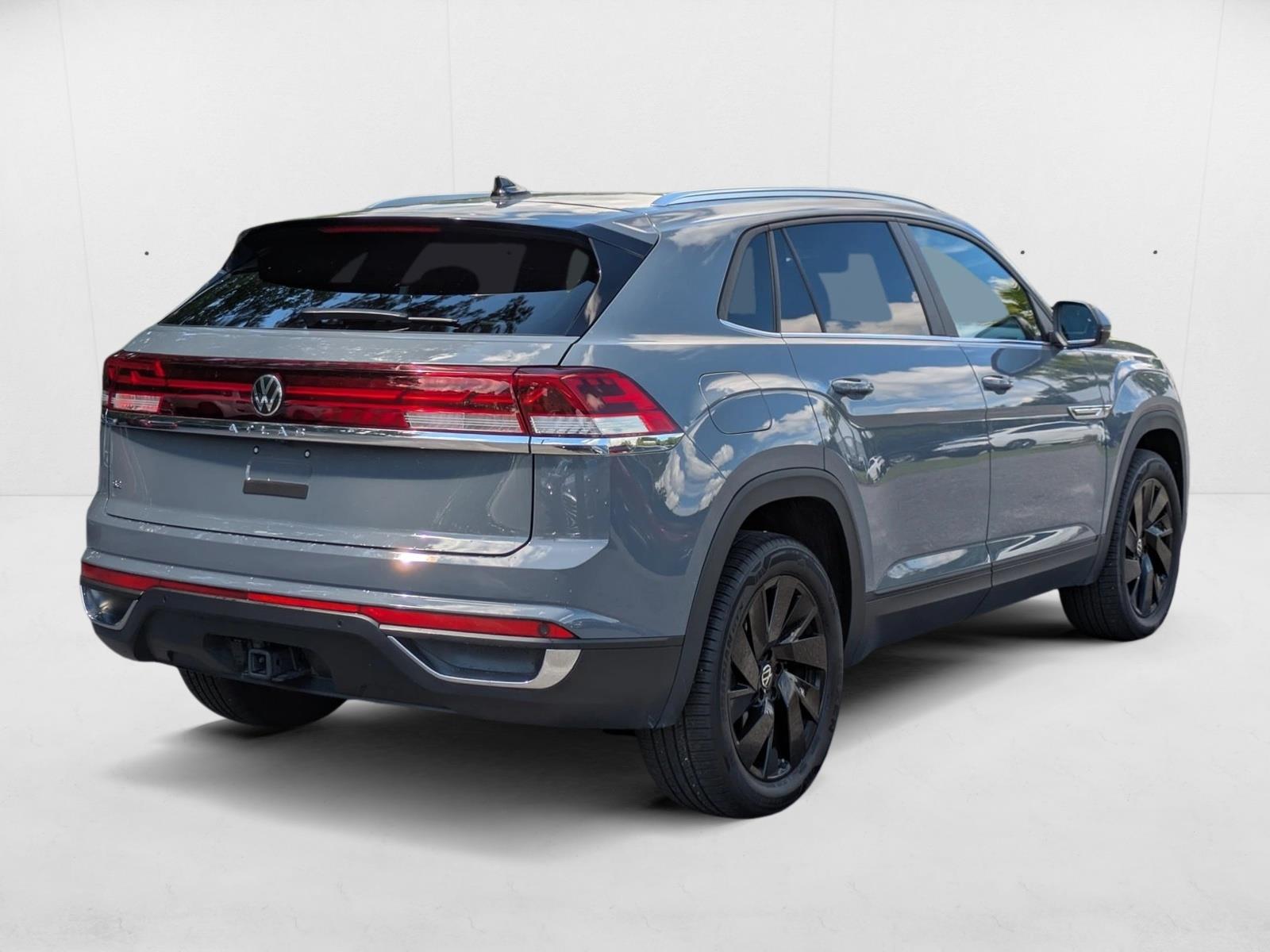 2025 Volkswagen Atlas Cross Sport SE Technology photo 2
