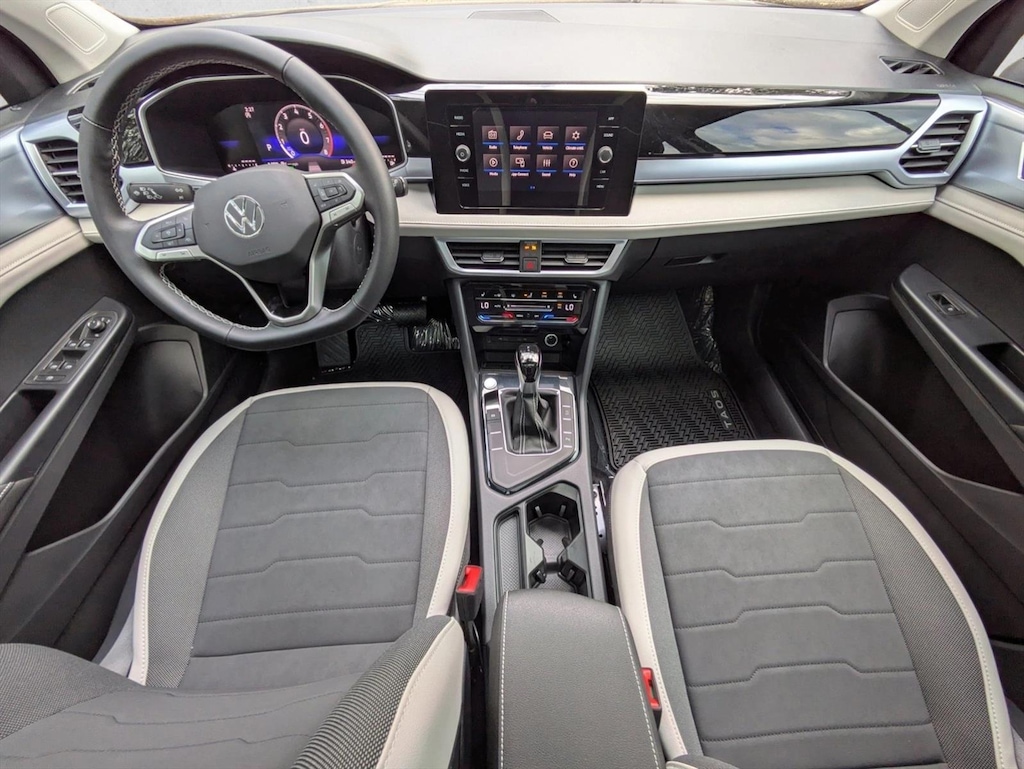 New 2026 Volkswagen Taos SE Sport Utility