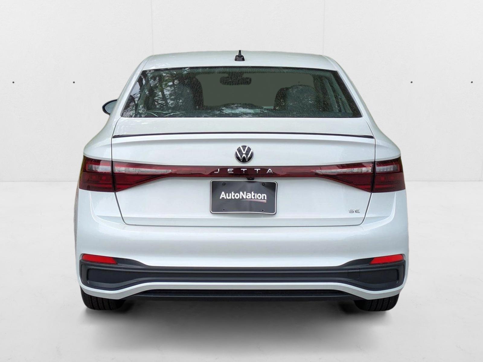 2025 Volkswagen Jetta SE - Photo 7