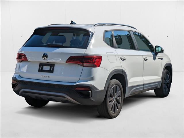 2022 Volkswagen Taos S photo 2