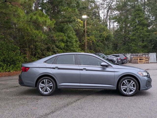 2023 Volkswagen Jetta SE photo 4