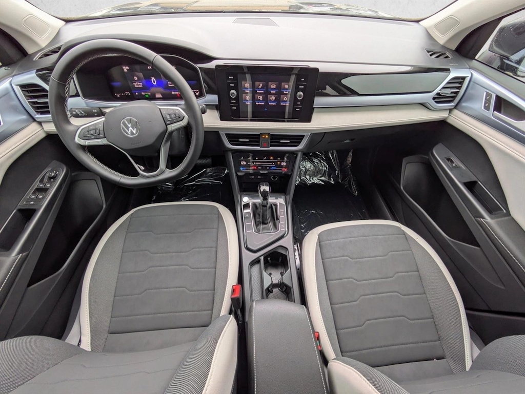 New 2026 Volkswagen Taos SE Sport Utility