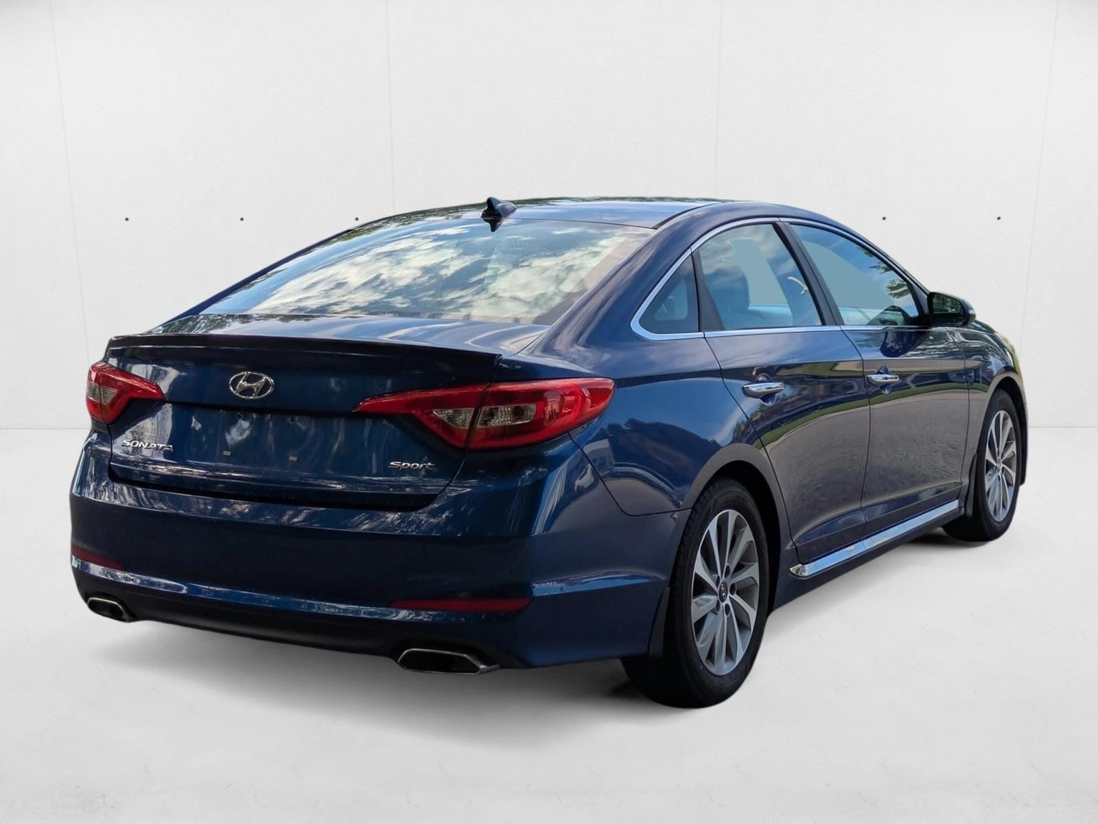 Used 2016 Hyundai Sonata Sport with VIN 5NPE34AF8GH379754 for sale in Hardeeville, SC