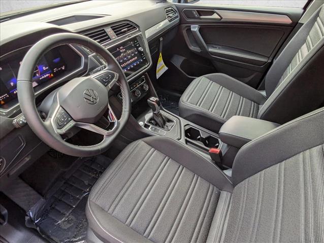 2024 Volkswagen Tiguan Sport photo 2