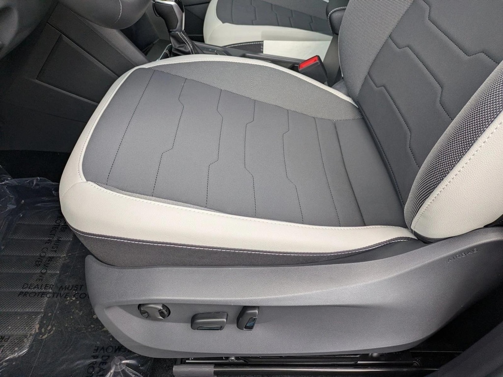 New 2026 Volkswagen Taos SE Sport Utility