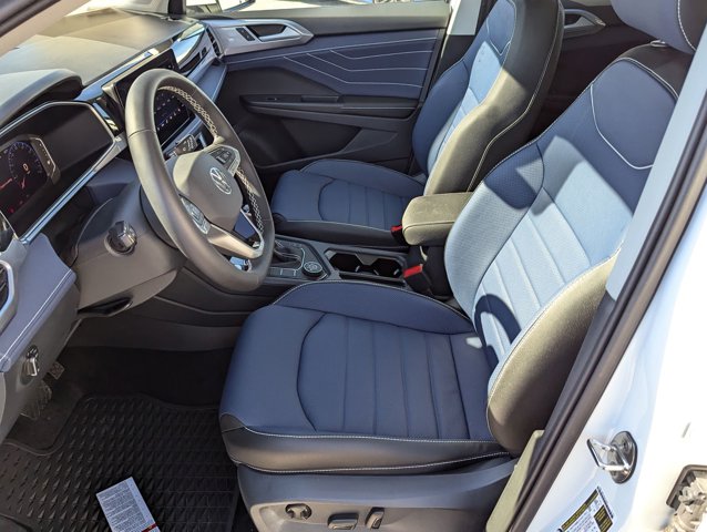 2025 Volkswagen Taos SEL photo 3