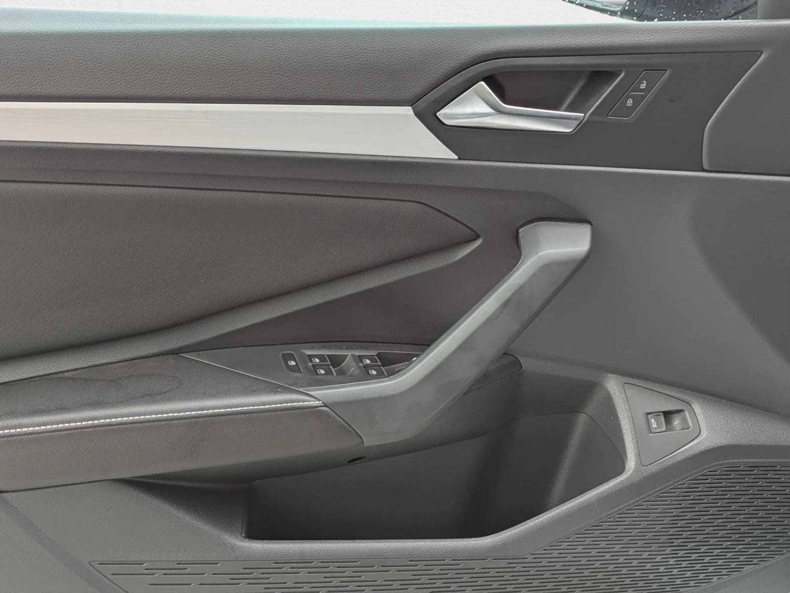 2025 Volkswagen Jetta Sport - Photo 16