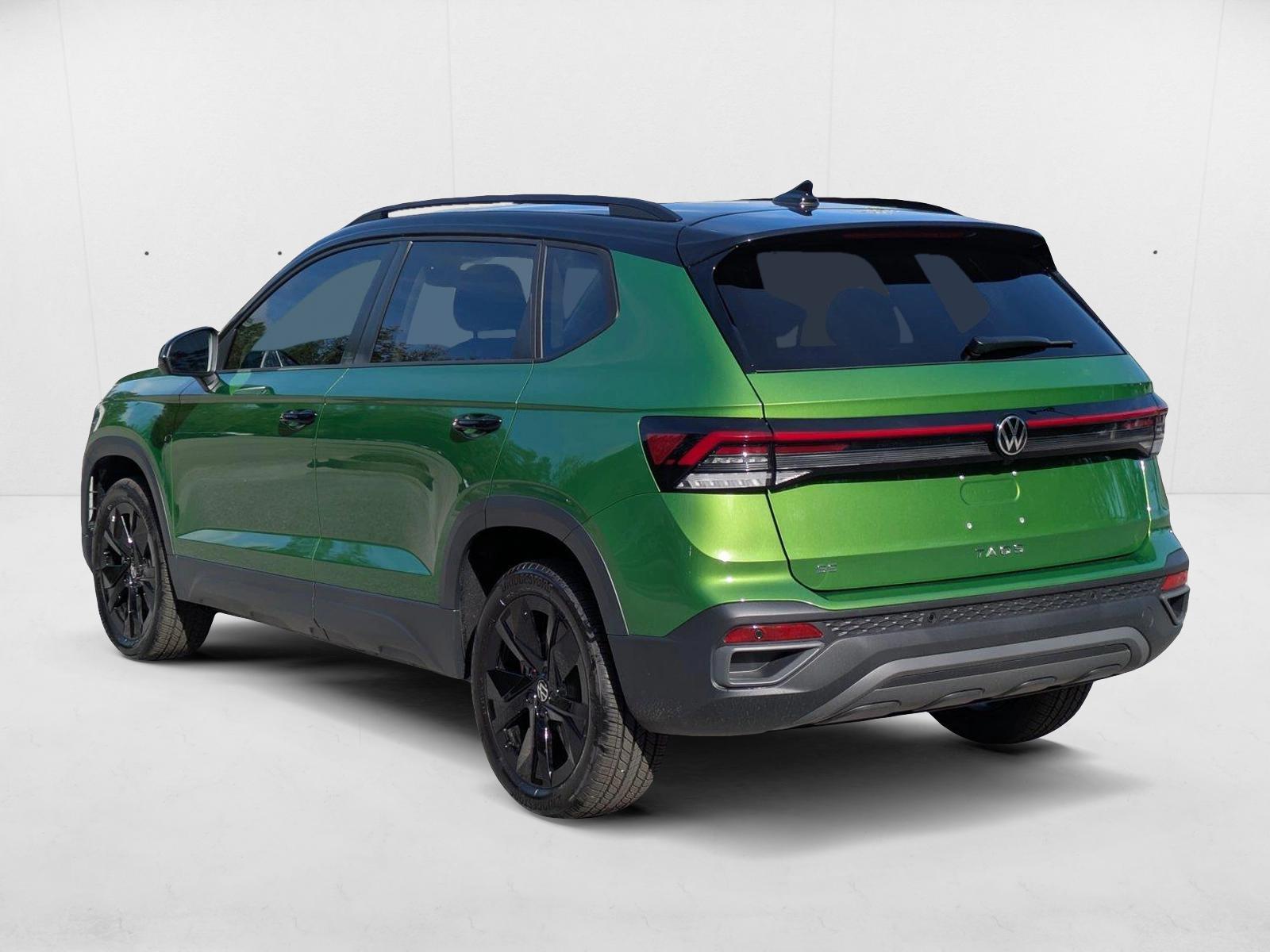 2025 Volkswagen Taos SE Black - Photo 8