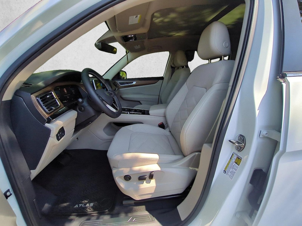 New 2026 Volkswagen Atlas 2.0T SE w/Technology Sport Utility