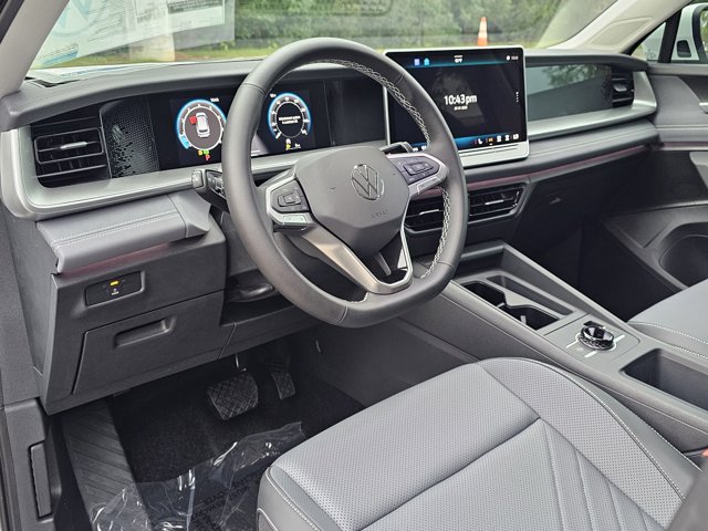 2025 Volkswagen Tiguan SE photo 3