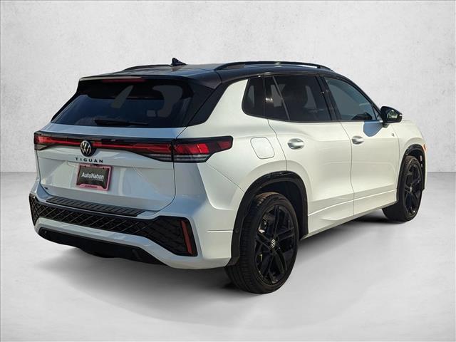 2025 Volkswagen Tiguan SE R-Line Black photo 2