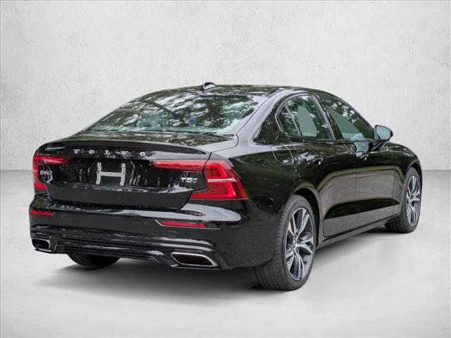 2021 Volvo S60 R-Design photo 2