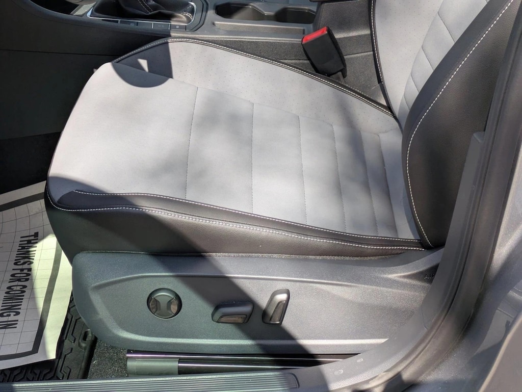 New 2026 Volkswagen Jetta SE 4dr Car