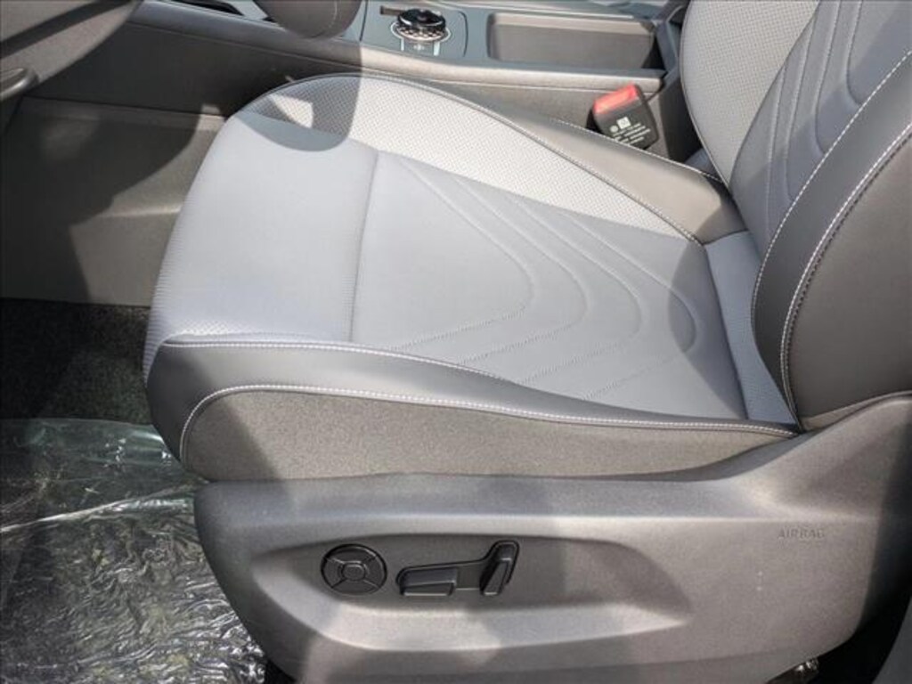 New 2026 Volkswagen Tiguan SE Sport Utility