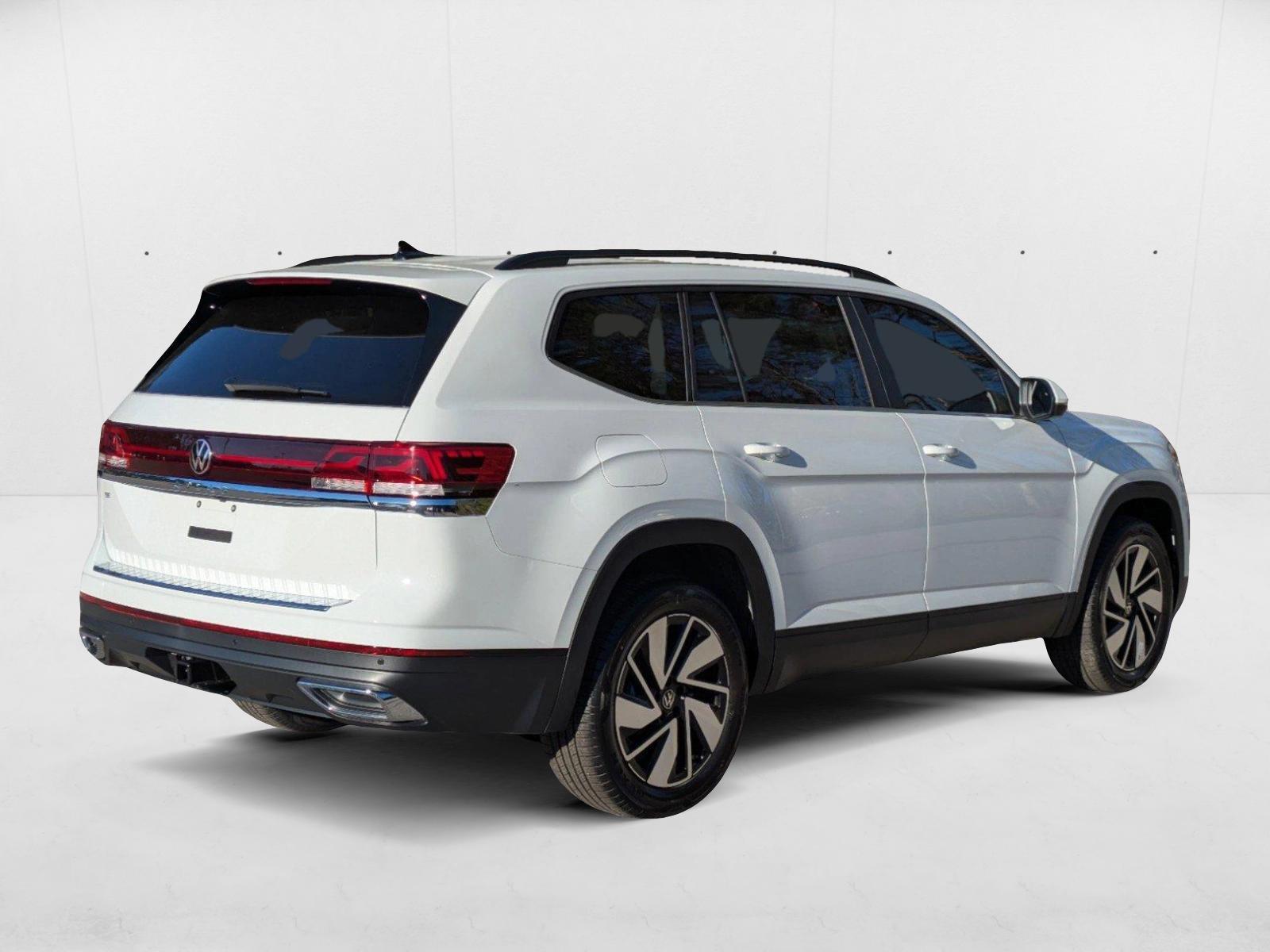 2025 Volkswagen Atlas SE Technology photo 2