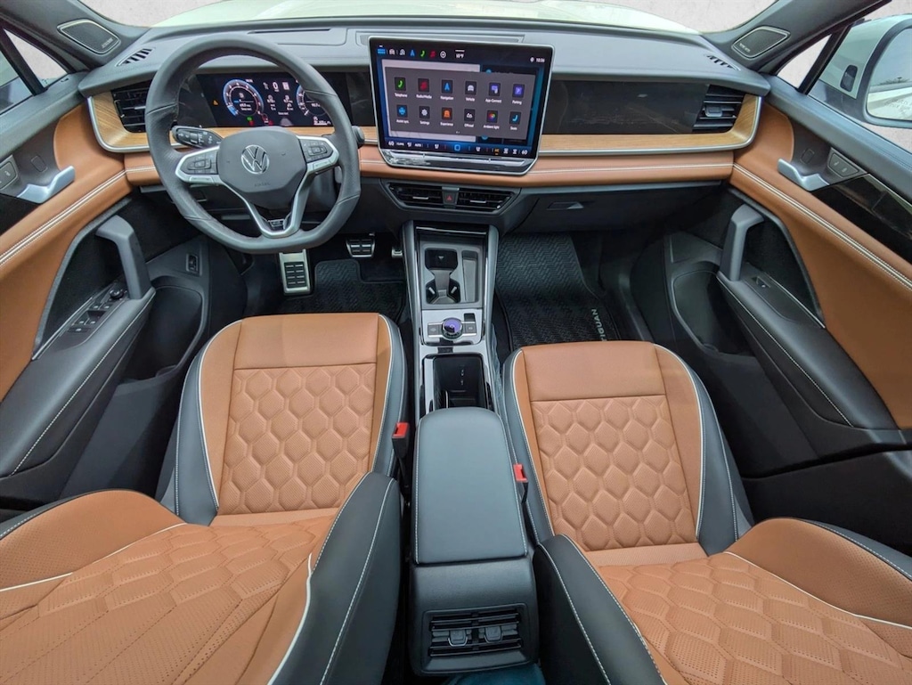 New 2026 Volkswagen Tiguan SEL R-Line Turbo Sport Utility