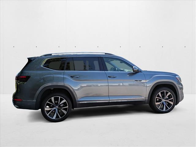 2024 Volkswagen Atlas SEL Premium R-Line photo 3