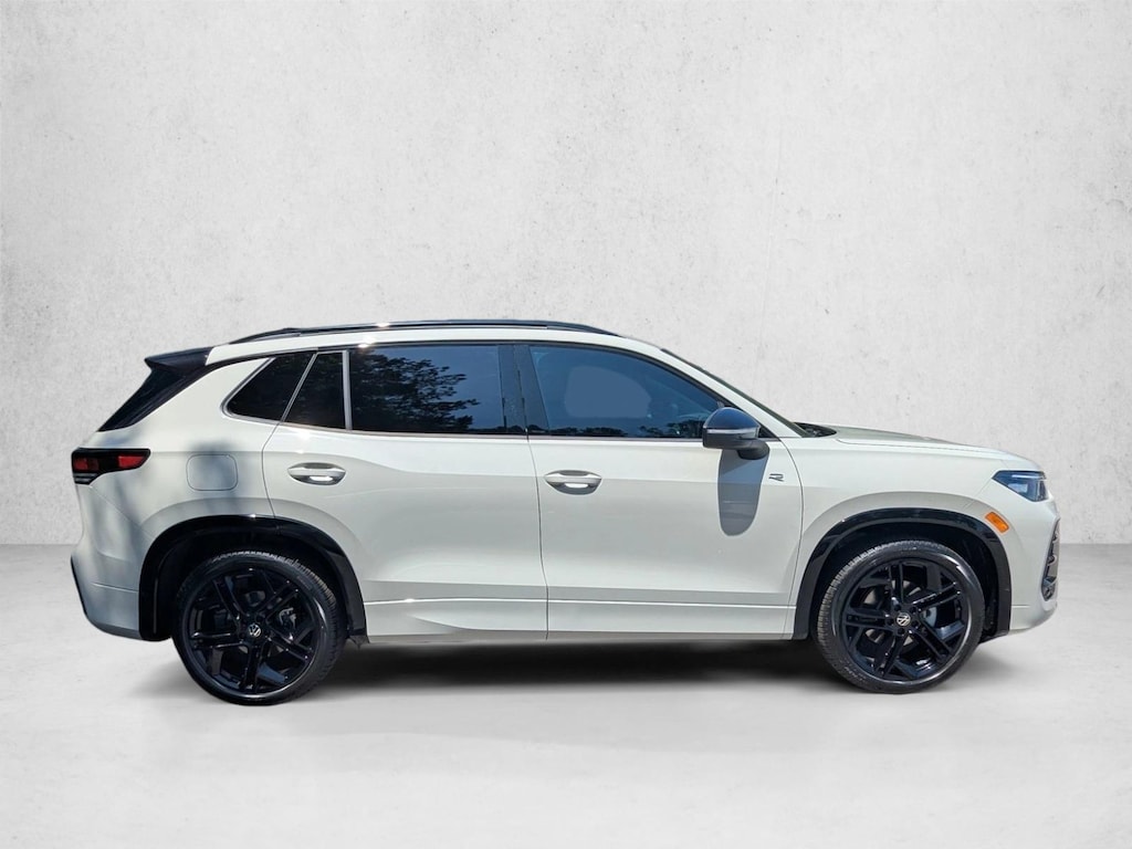 New 2026 Volkswagen Tiguan SE R-Line Black Sport Utility