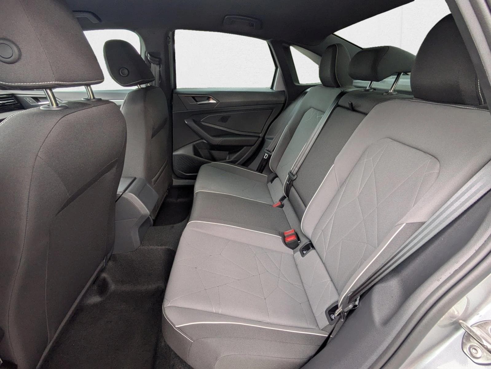 2025 Volkswagen Jetta Sport - Photo 17