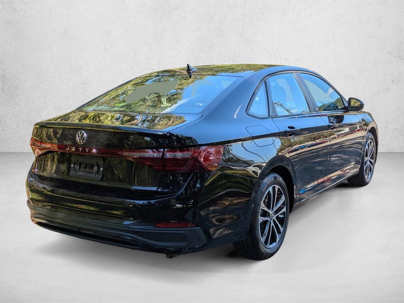 2025 Volkswagen Jetta Sport photo 2