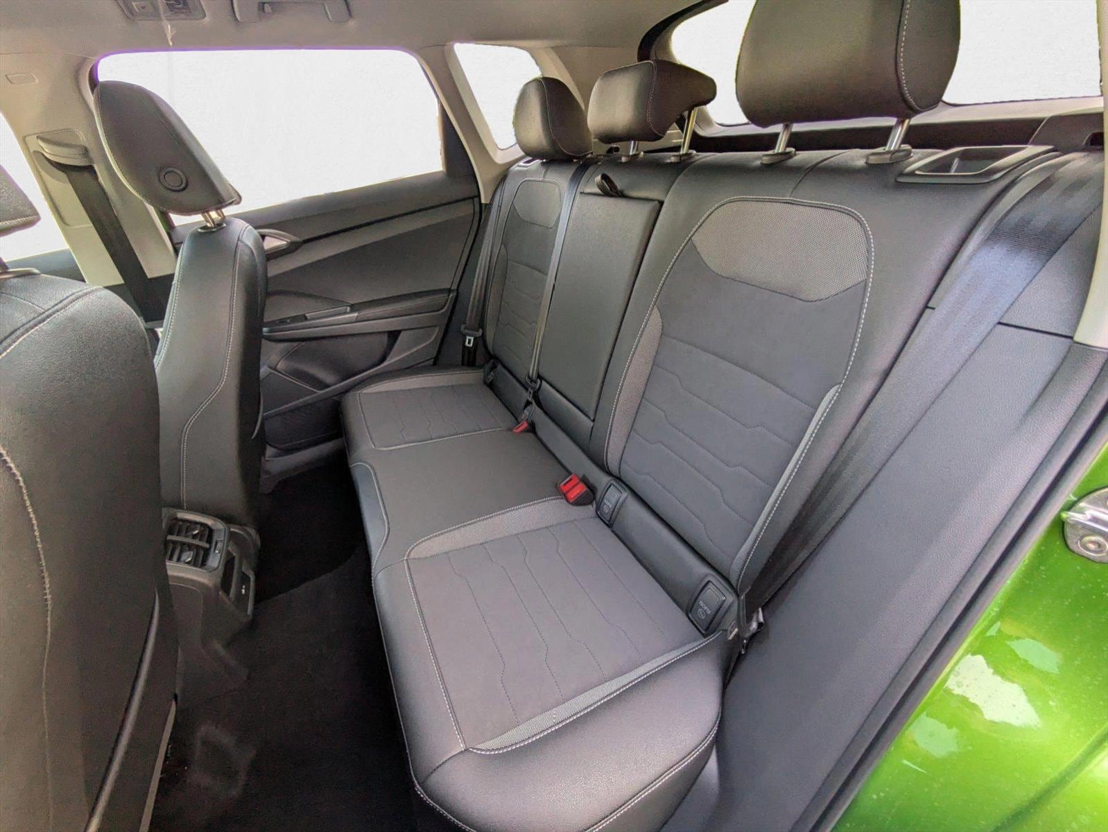 2025 Volkswagen Taos SE Black - Photo 15