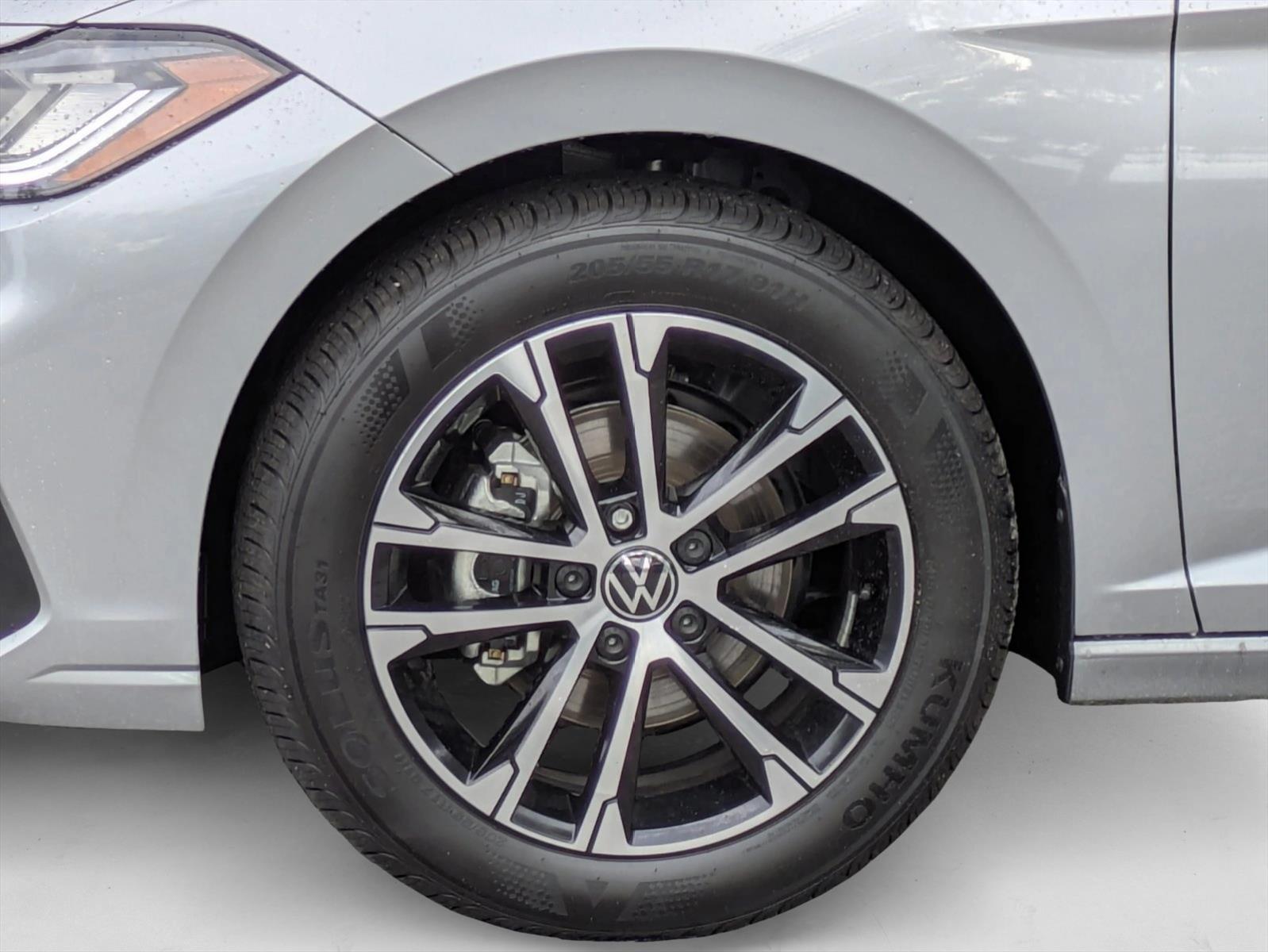 2025 Volkswagen Jetta Sport - Photo 10