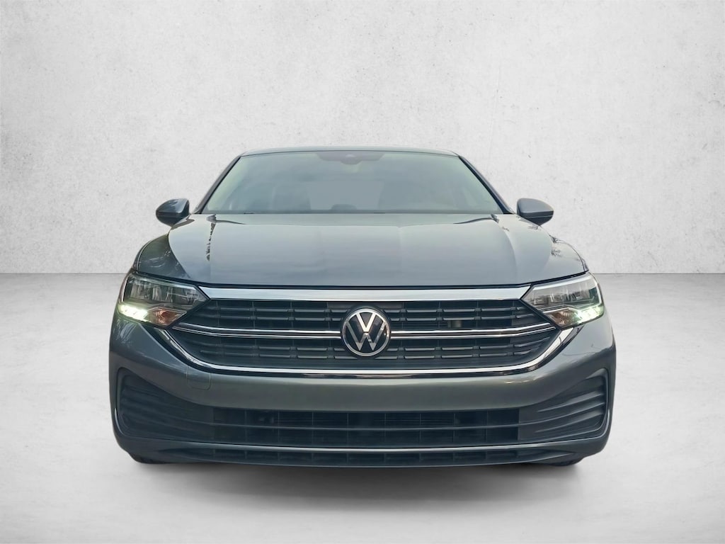 Used 2023 Volkswagen Jetta SE 4dr Car
