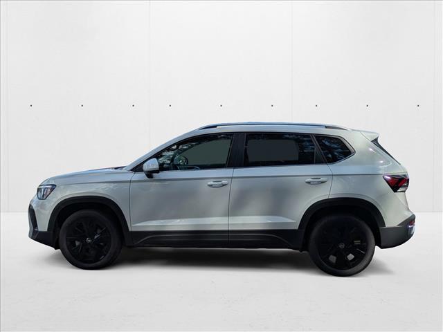 2025 Volkswagen Taos SE photo 2