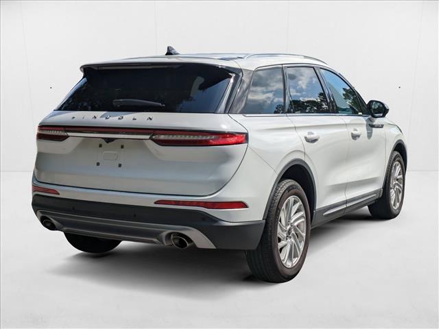 2022 Lincoln Corsair Standard photo 2