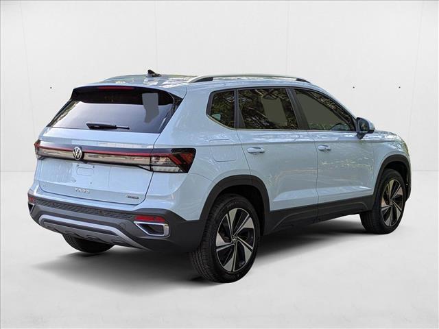 2025 Volkswagen Taos SE photo 2