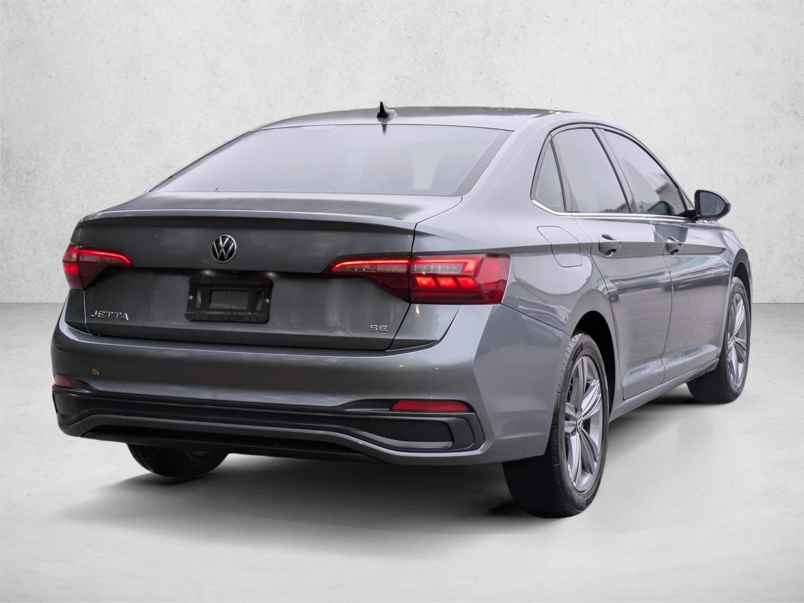 2023 Volkswagen Jetta SE photo 2