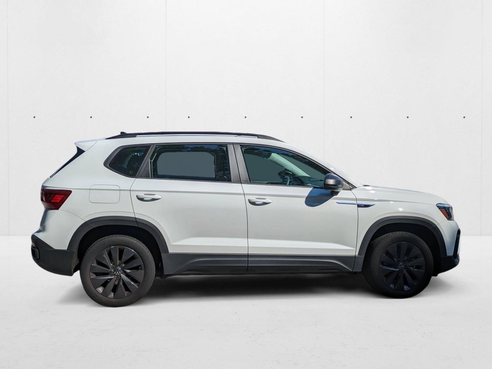 2022 Volkswagen Taos S photo 3