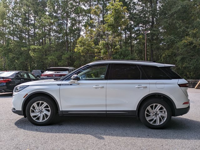 2022 Lincoln Corsair Standard photo 3