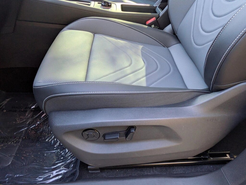 New 2026 Volkswagen Tiguan SE Sport Utility